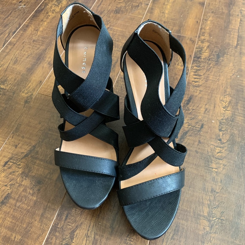 Black pump heels strappy